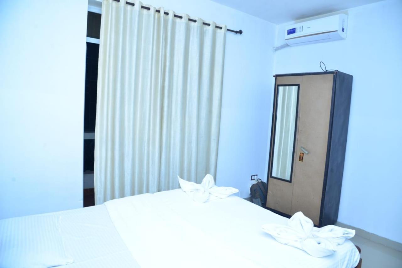Cliff Heaven 2 Bhk Ac Apartment Orlim Bagian luar foto