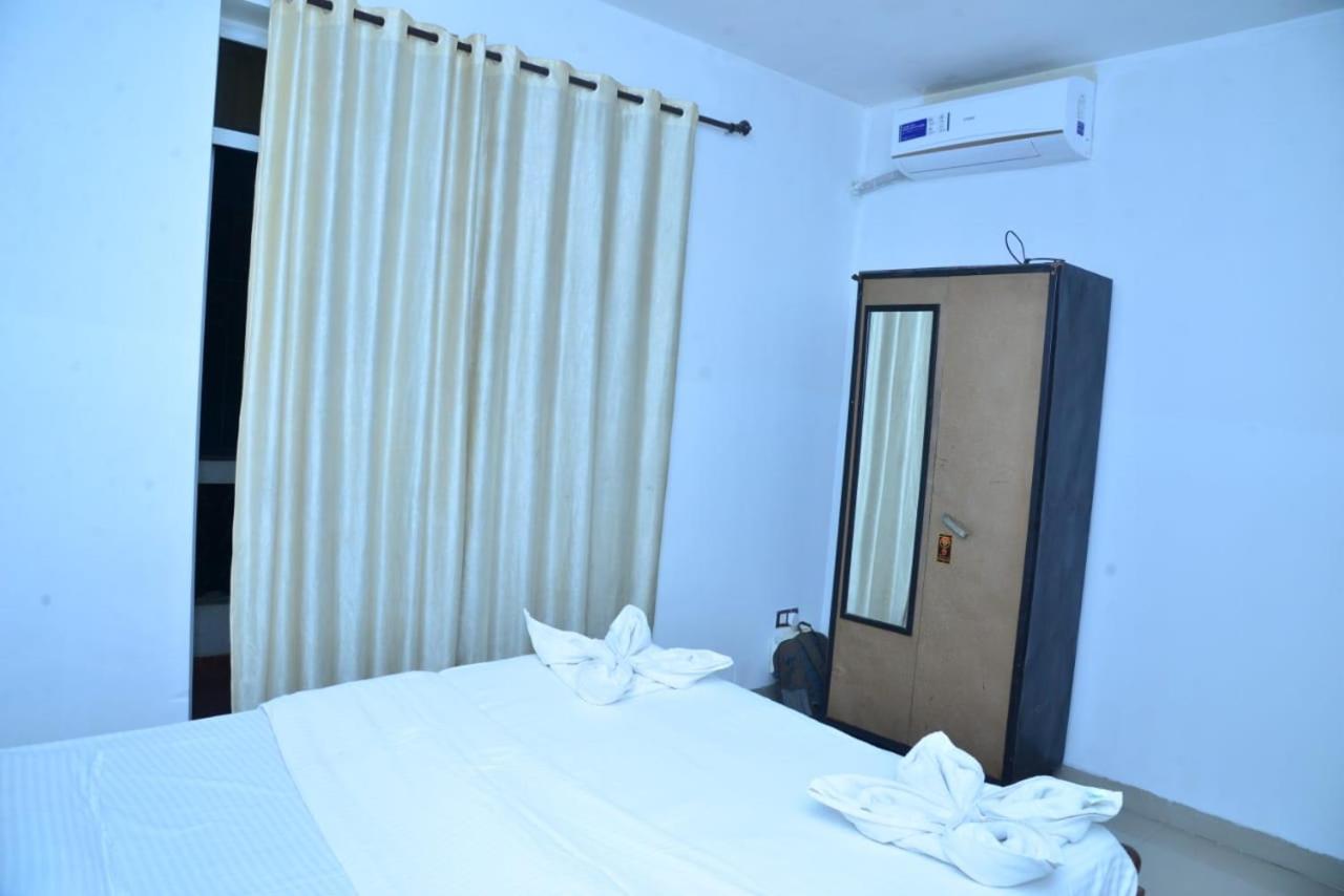 Cliff Heaven 2 Bhk Ac Apartment Orlim Bagian luar foto