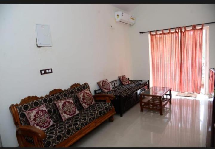 Cliff Heaven 2 Bhk Ac Apartment Orlim Bagian luar foto